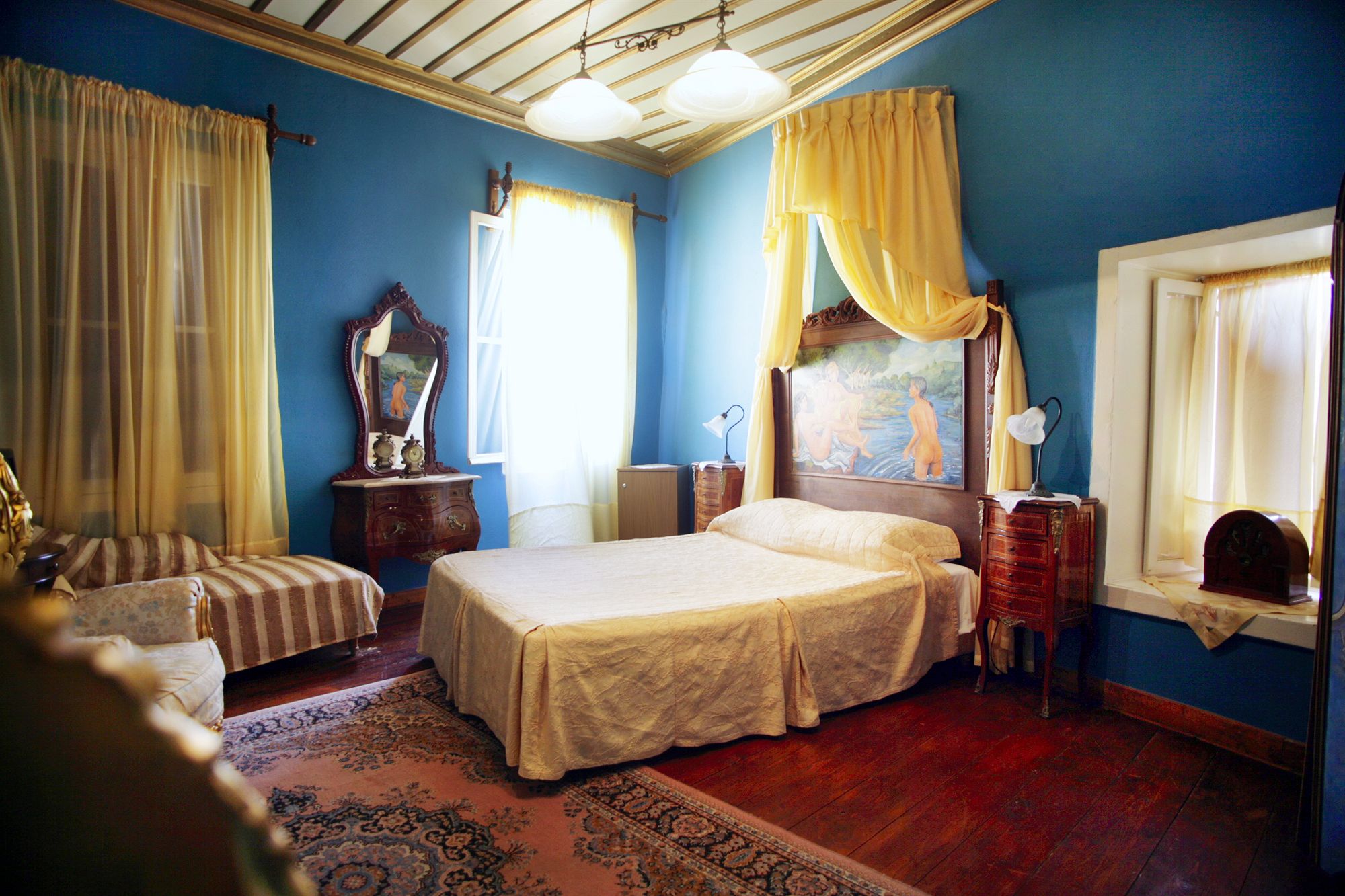 Фото Ilion Hotel Suites