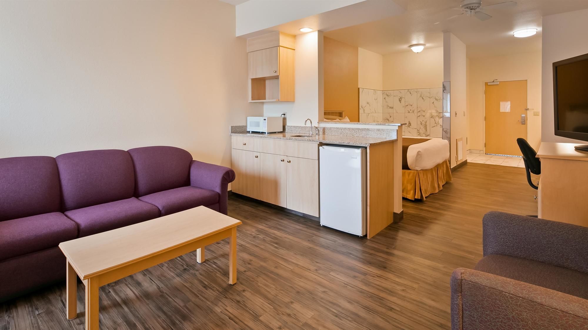 Фото Best Western Lighthouse Suites Inn