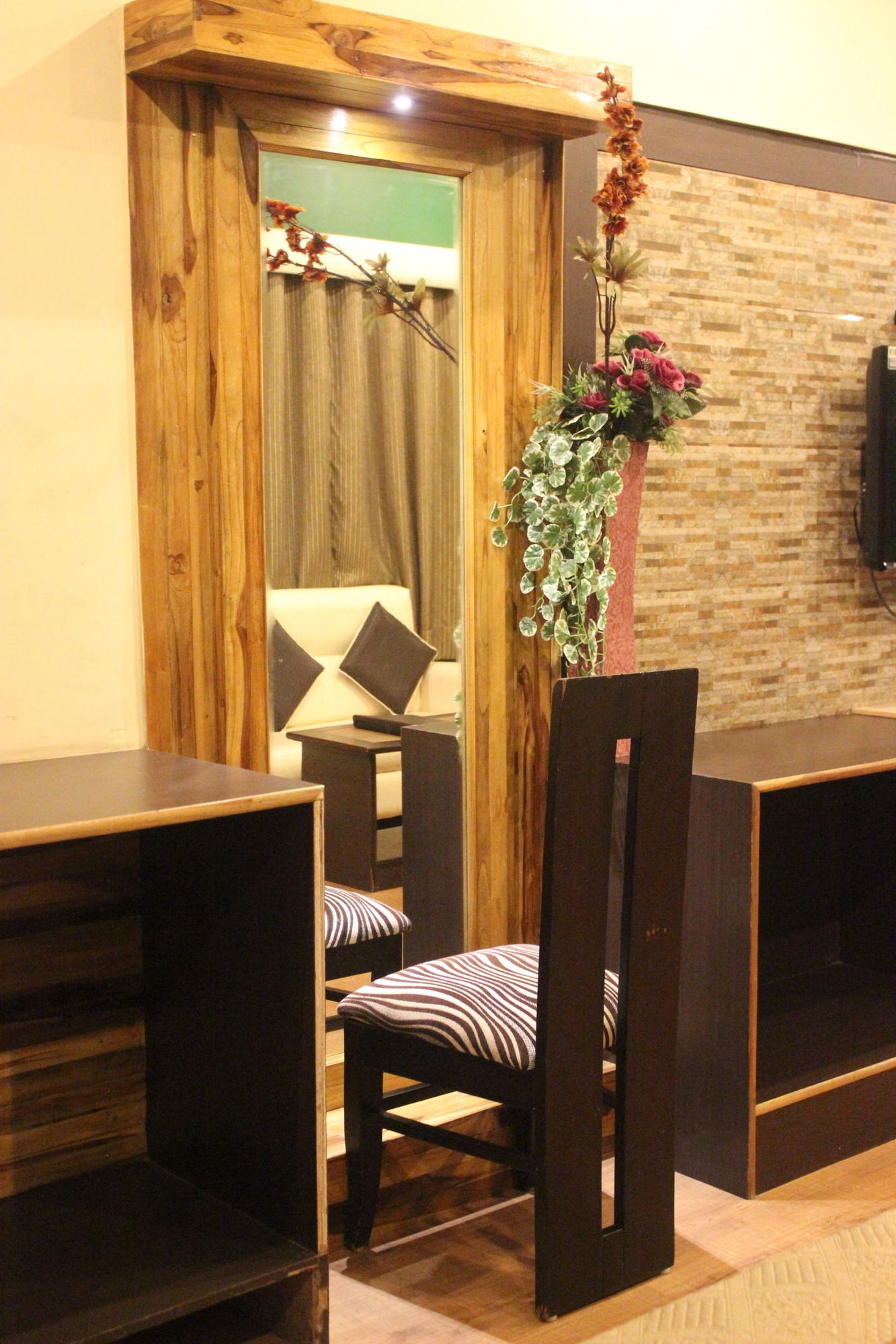 Фото Hotel Varuna