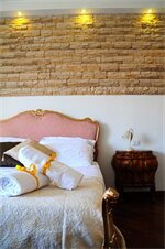 Фото Little Rhome Suites