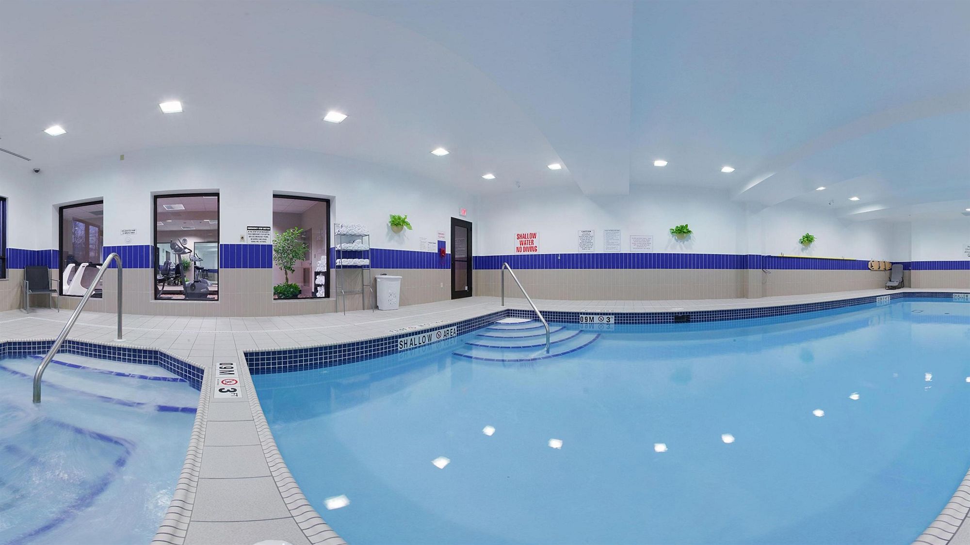 Фото Holiday Inn Express & Suites Brockville