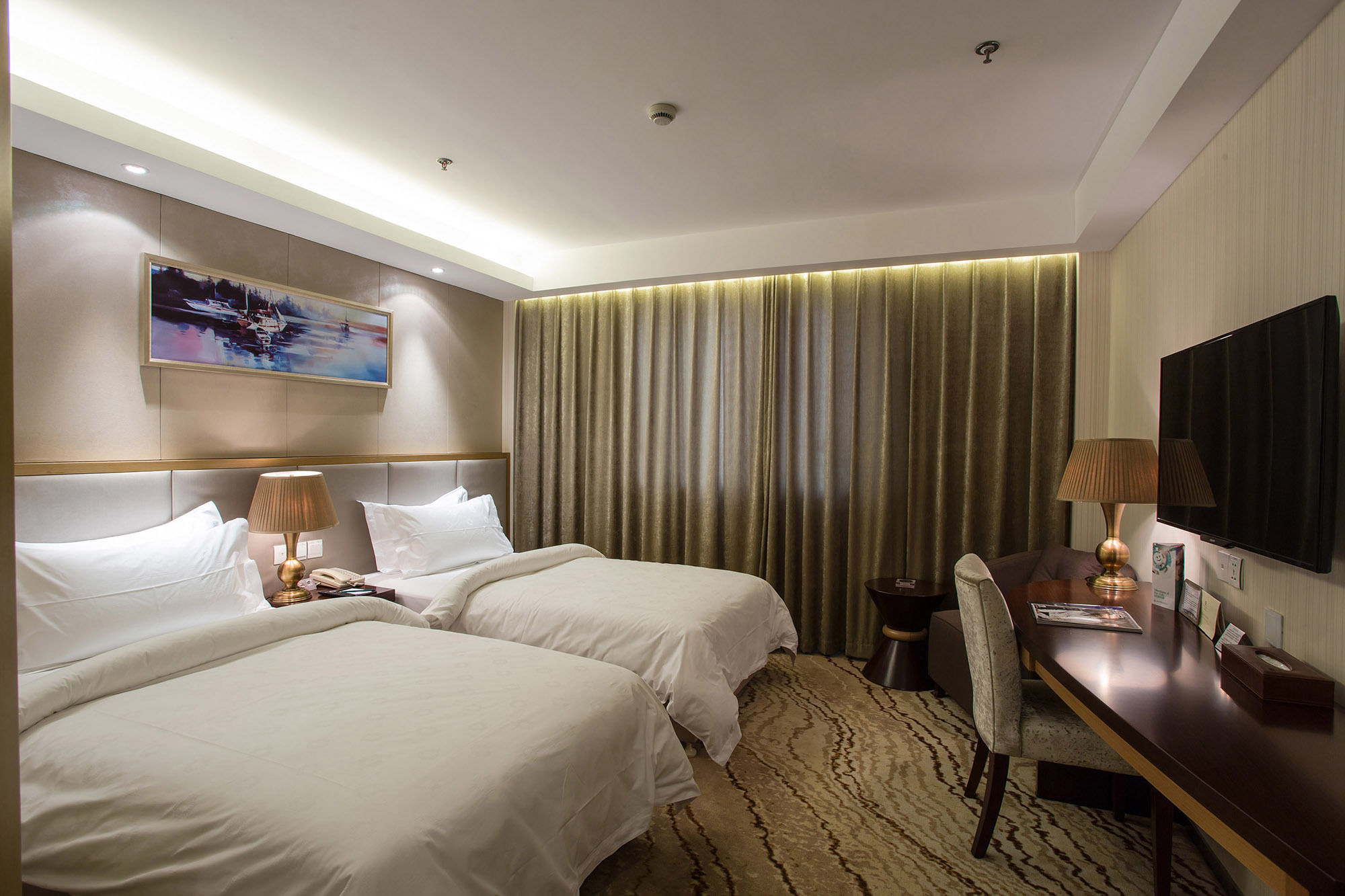 Фото отеля 2