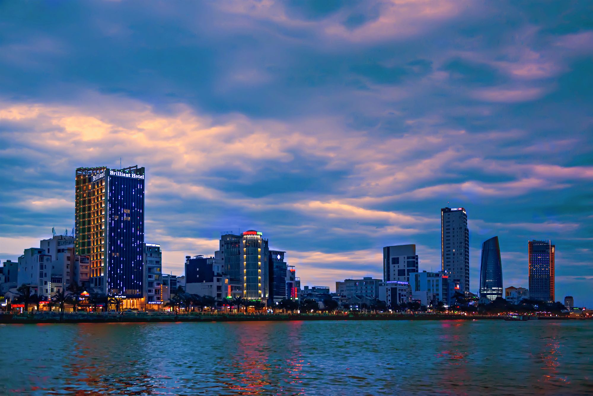 Фото Brilliant Hotel