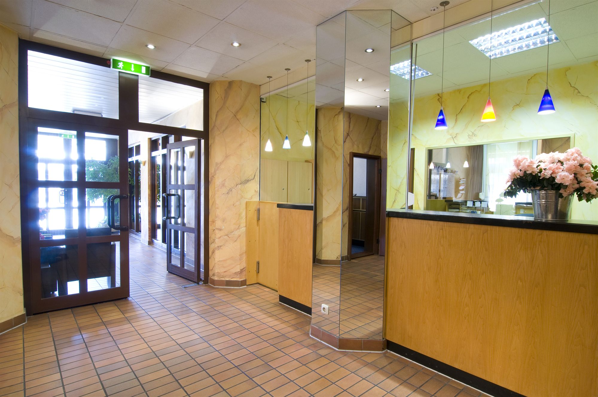 Фото Hotel Gästehaus Forum am Westkreuz