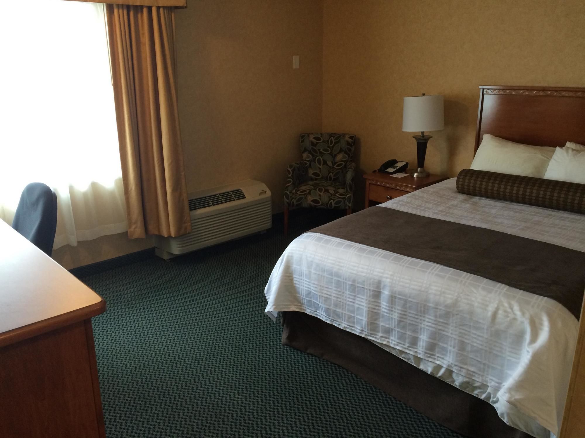 Фото Best Western Plus Country Meadows Inn