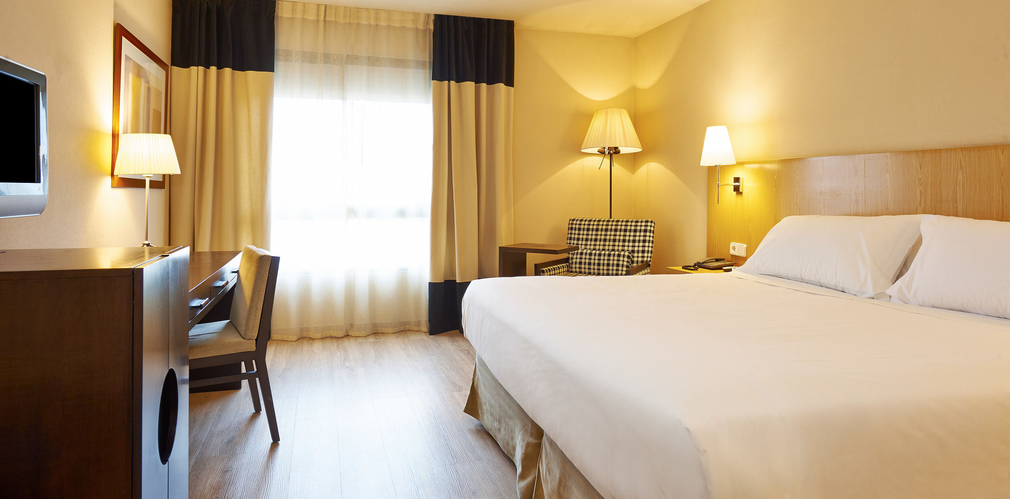 Фото Nh Lleida Pirineos