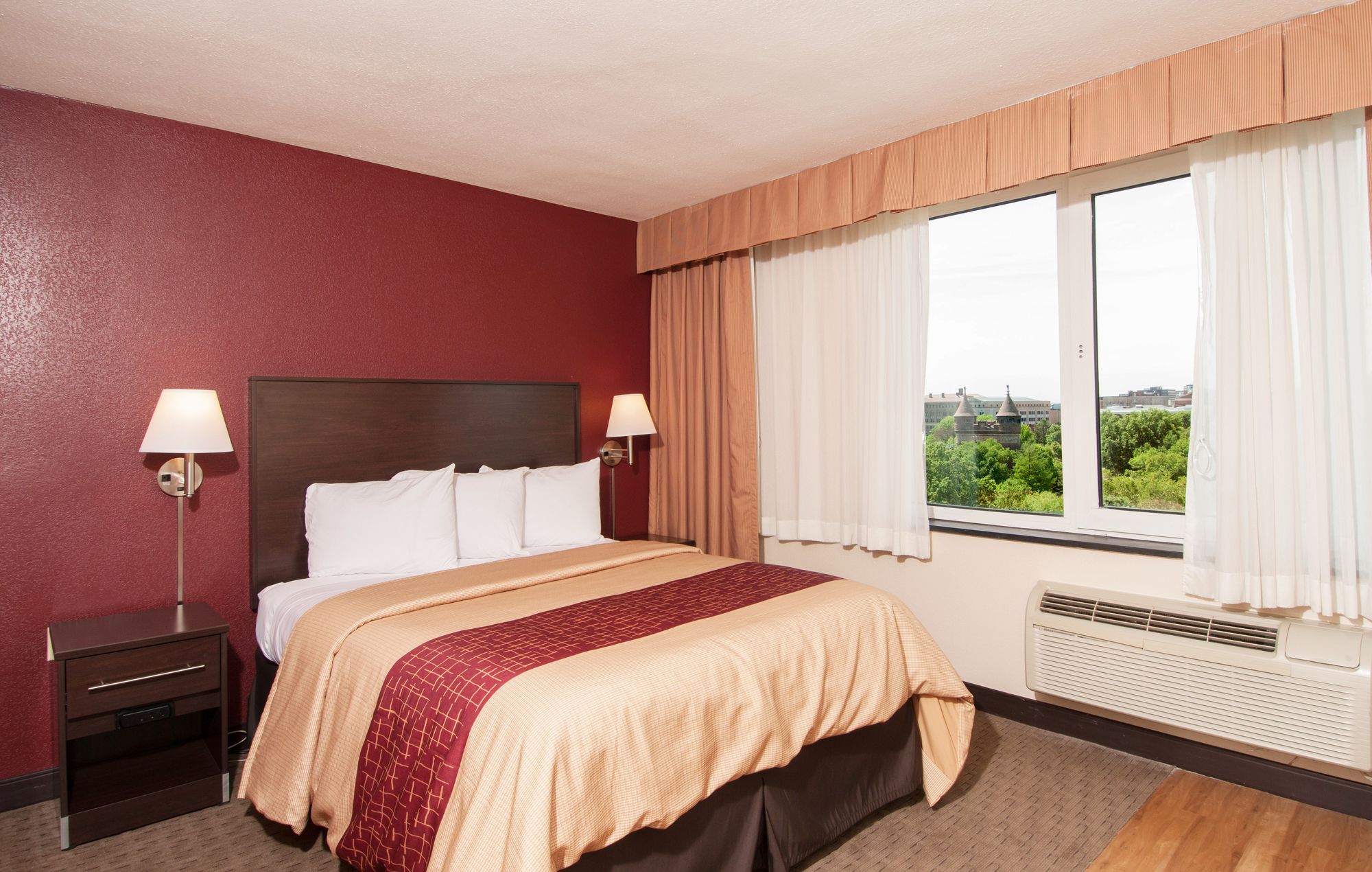 Фото The Capitol Hotel, Ascend Hotel Collection