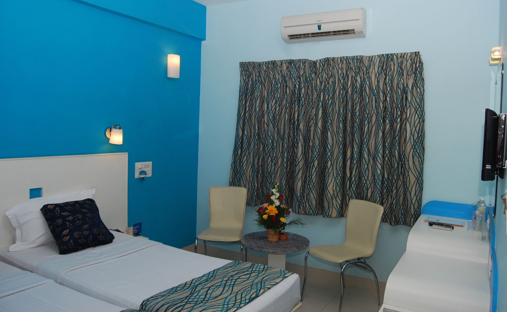Фото Hotel Pandian