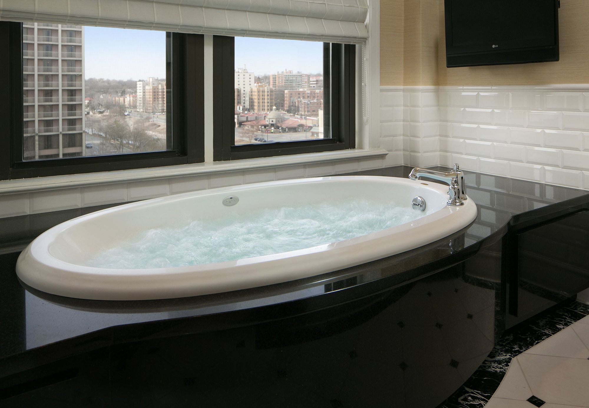 Фото The Raphael Hotel, Autograph Collection