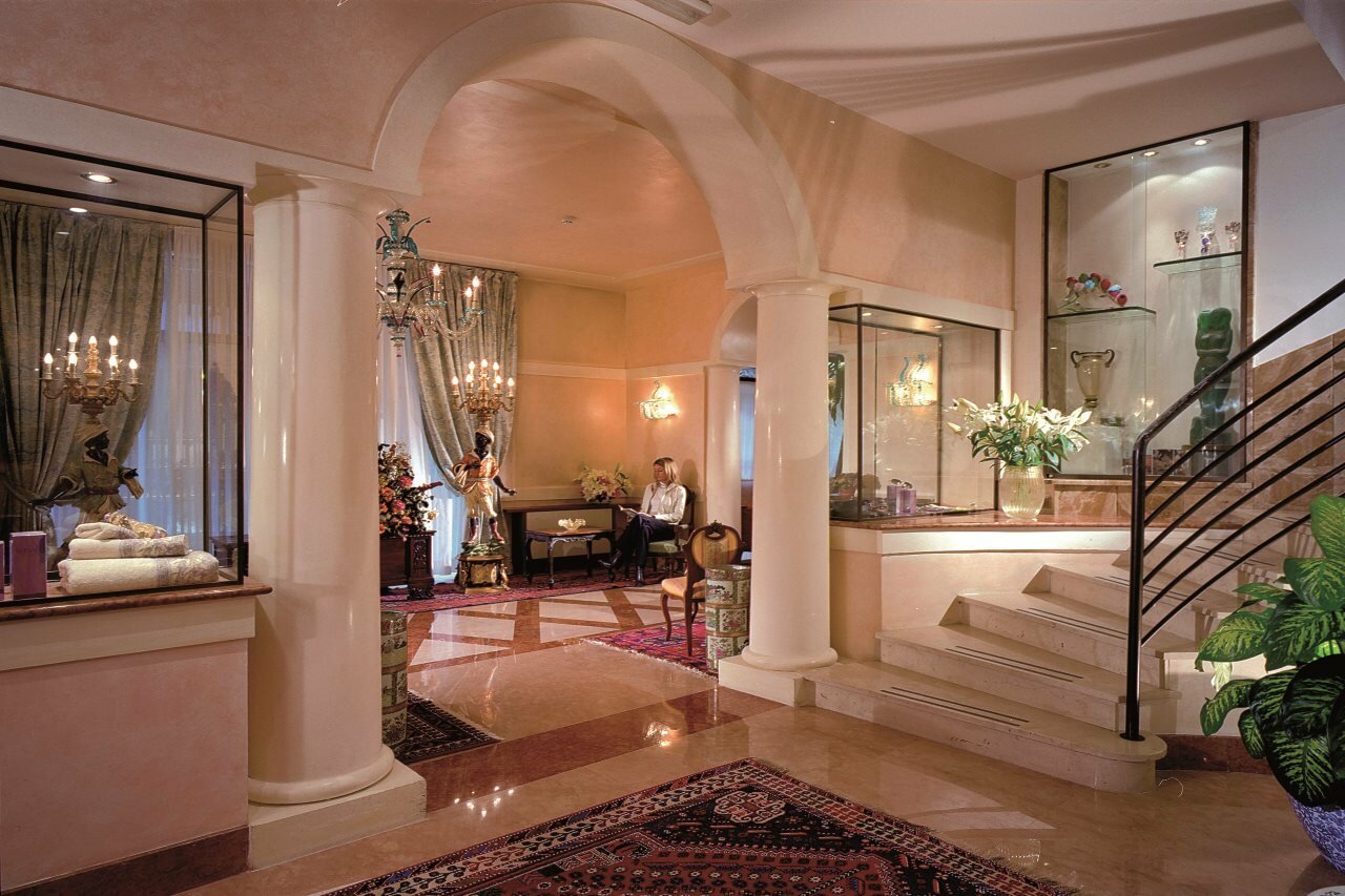 Фото отеля 2