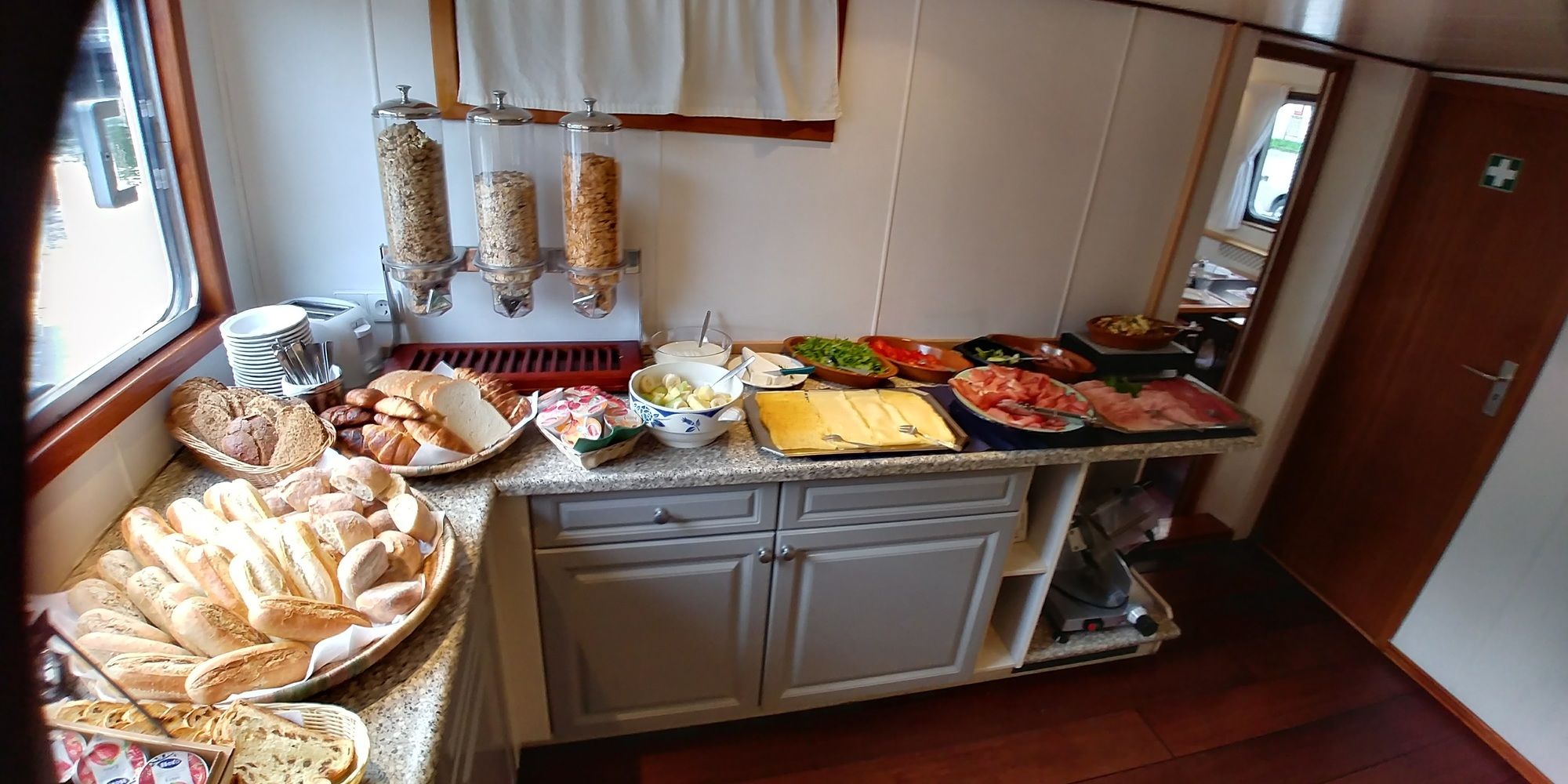 Фото Hotelschip Sarah