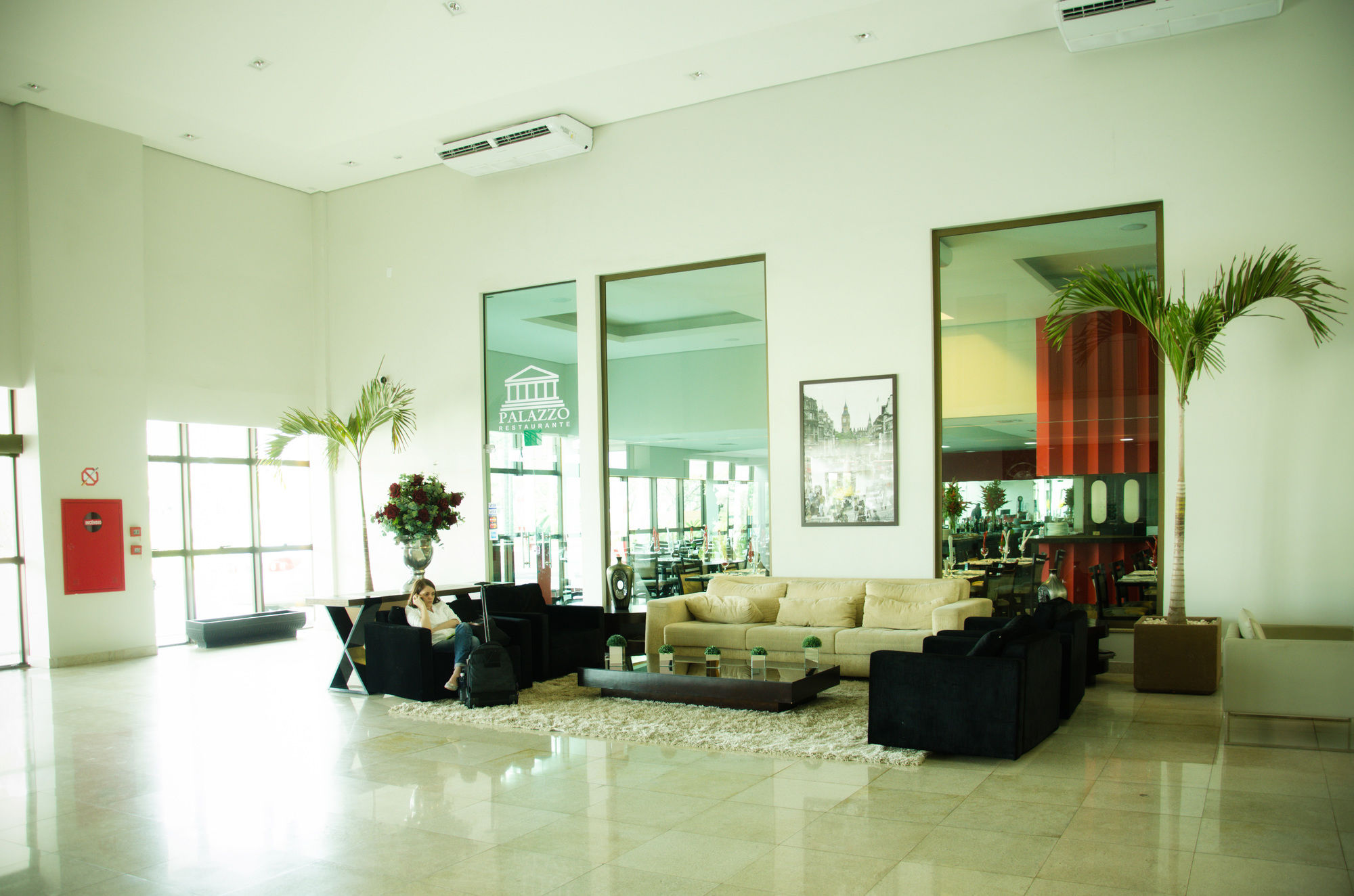 Фото Hotel Girassol Plaza