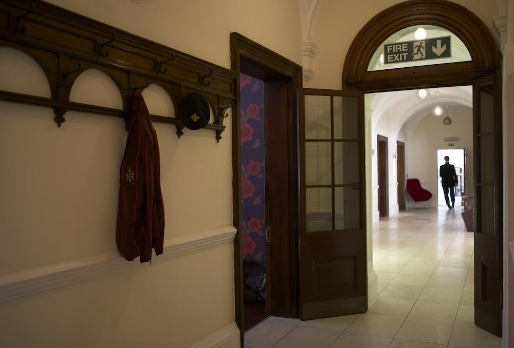 Фото Leopold Hotel