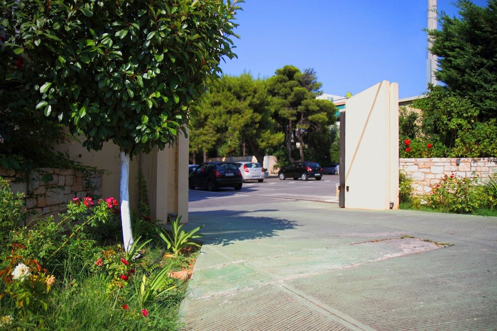 Фото Pines Hotel