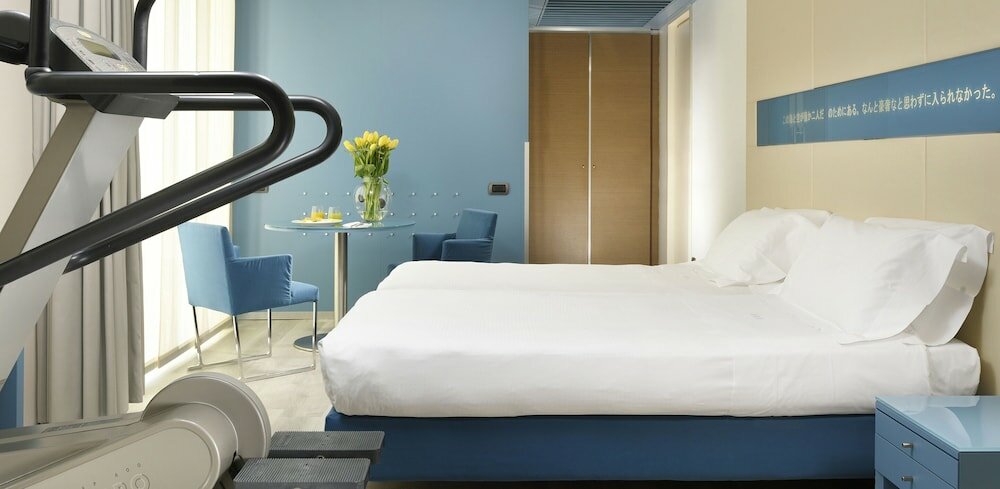 Фото Una Hotels Bologna Centro