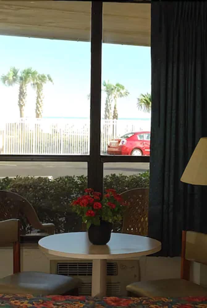 Фото Atlantic Ocean Palm Inn