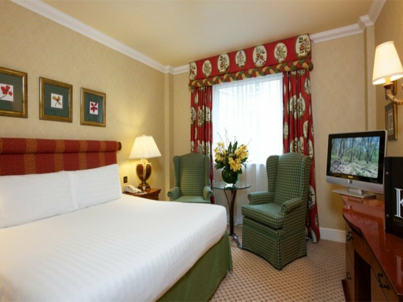 Фото Middle Eight