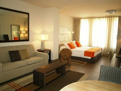 Гостиница Eco Alcala Suites в Мадриде