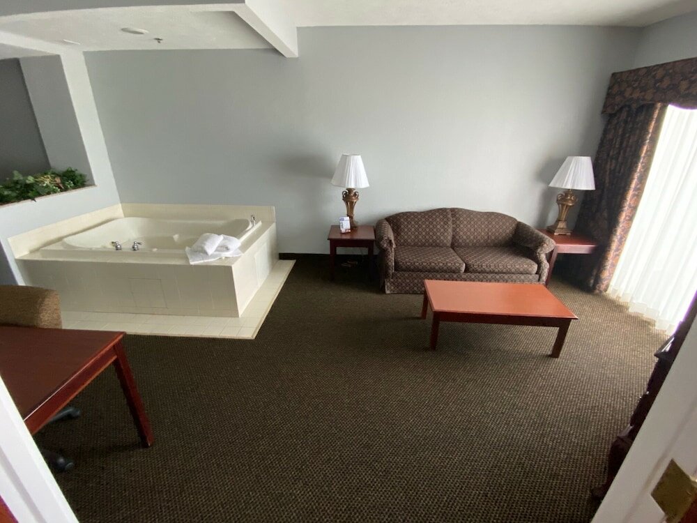 Фото Lakeside Resort and Conference Center