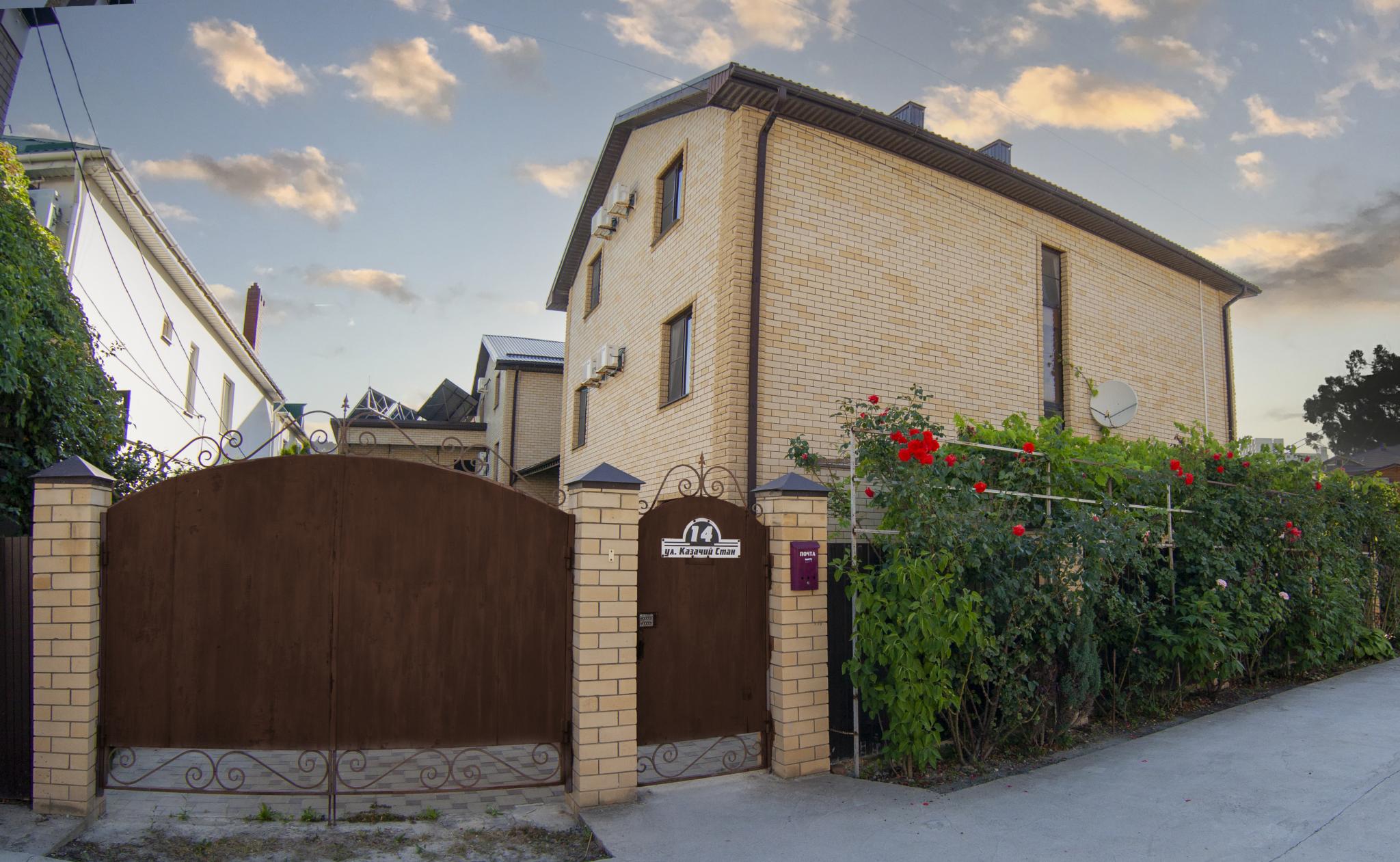 Фото отеля 1