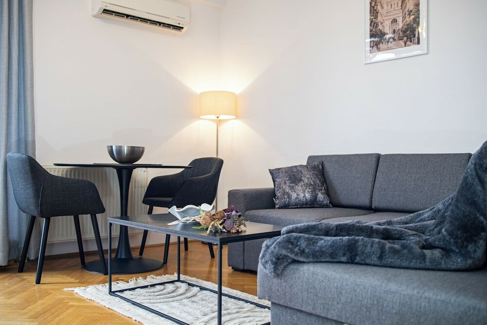 Фото Venus Apartments - Helena Haz