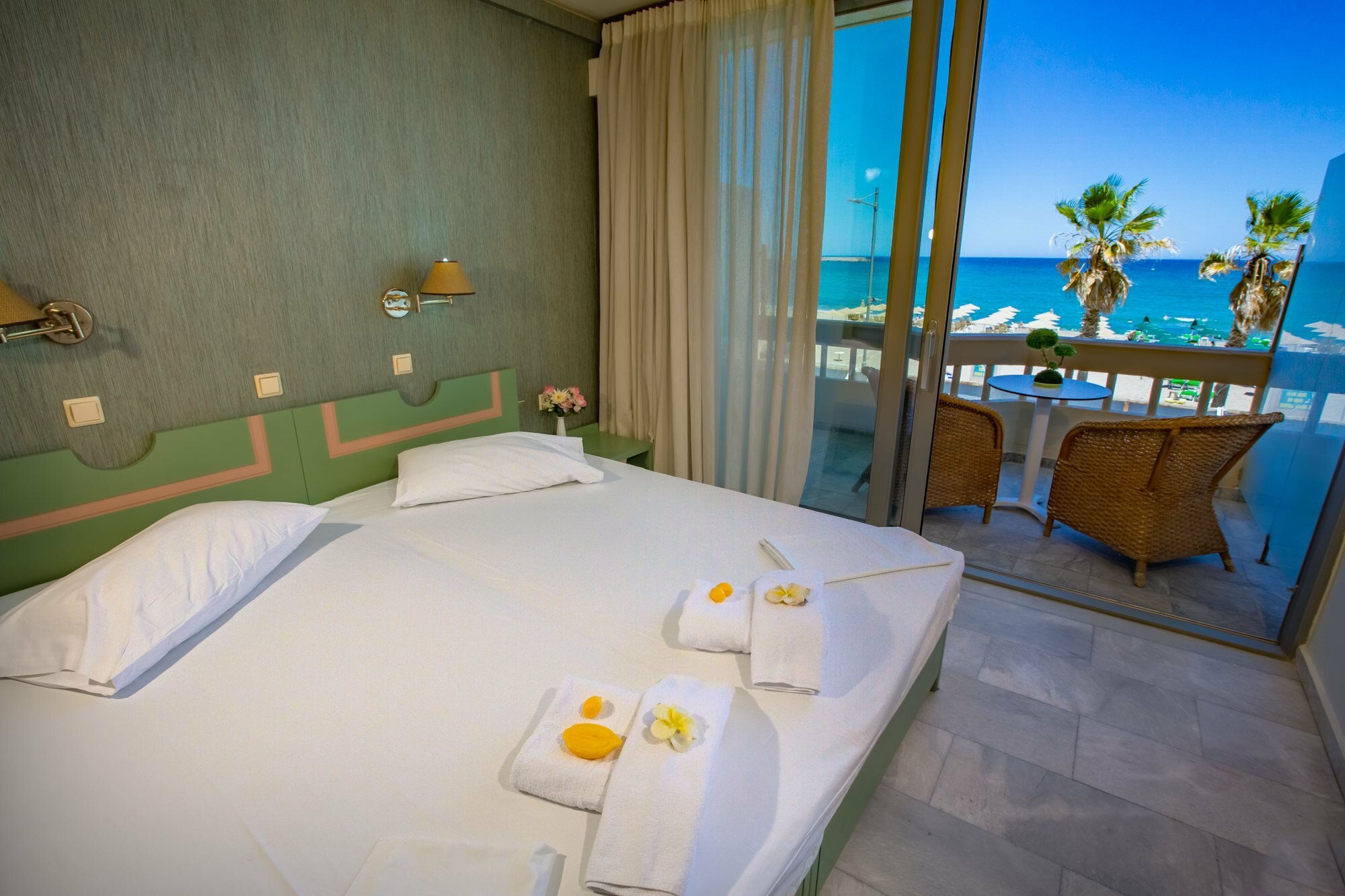 Фото Theo Beach Hotel Apartments