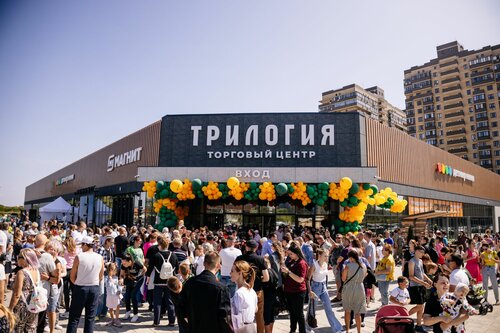 Порно қызыл телпек және қара адам