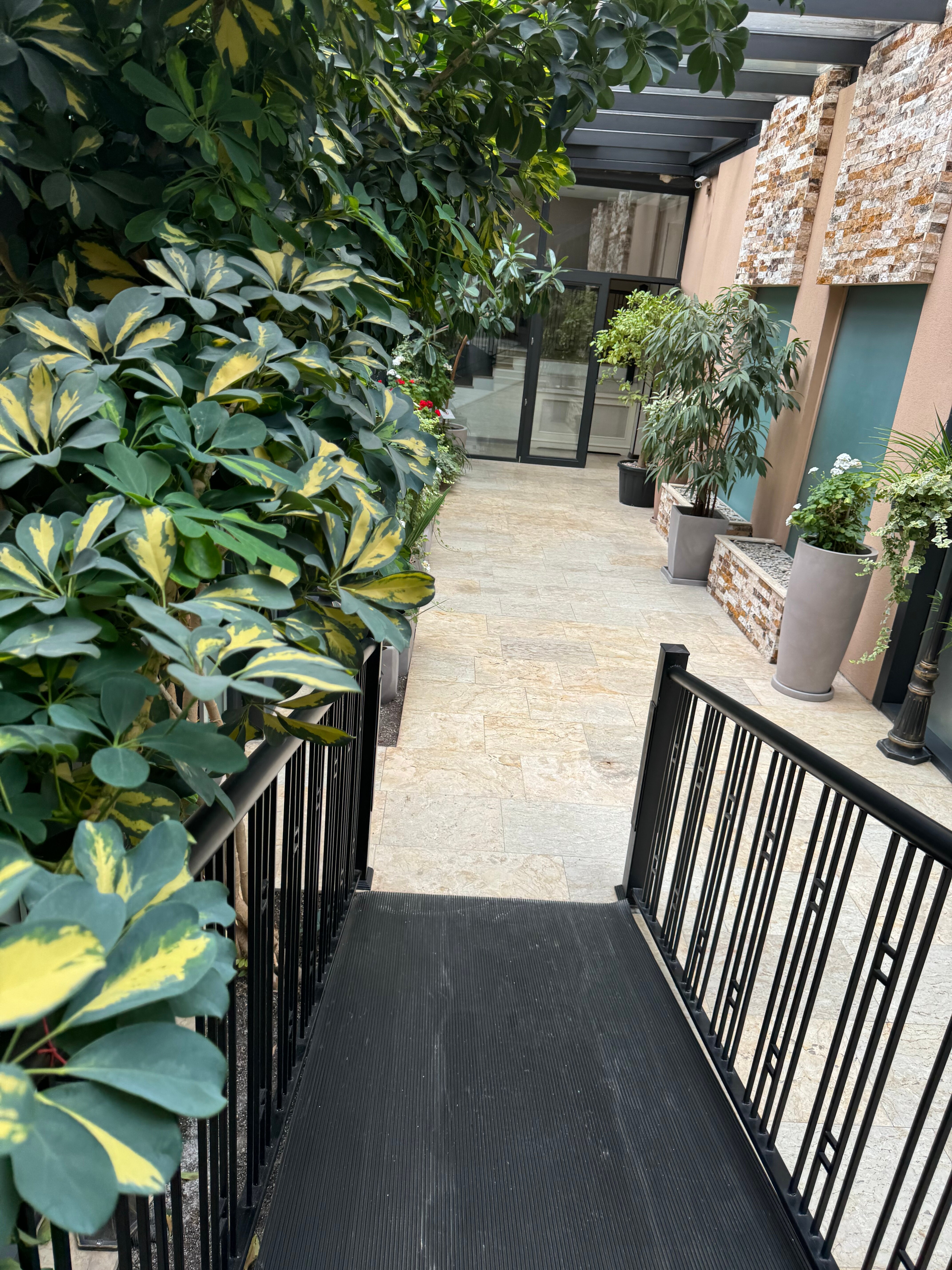 Фото Tbilisi Laerton Hotel