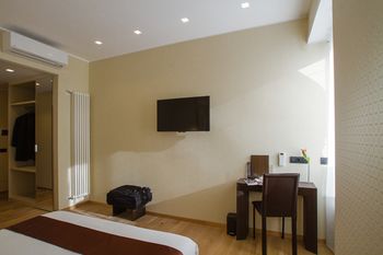 Фото Aiello Rooms - San Babila