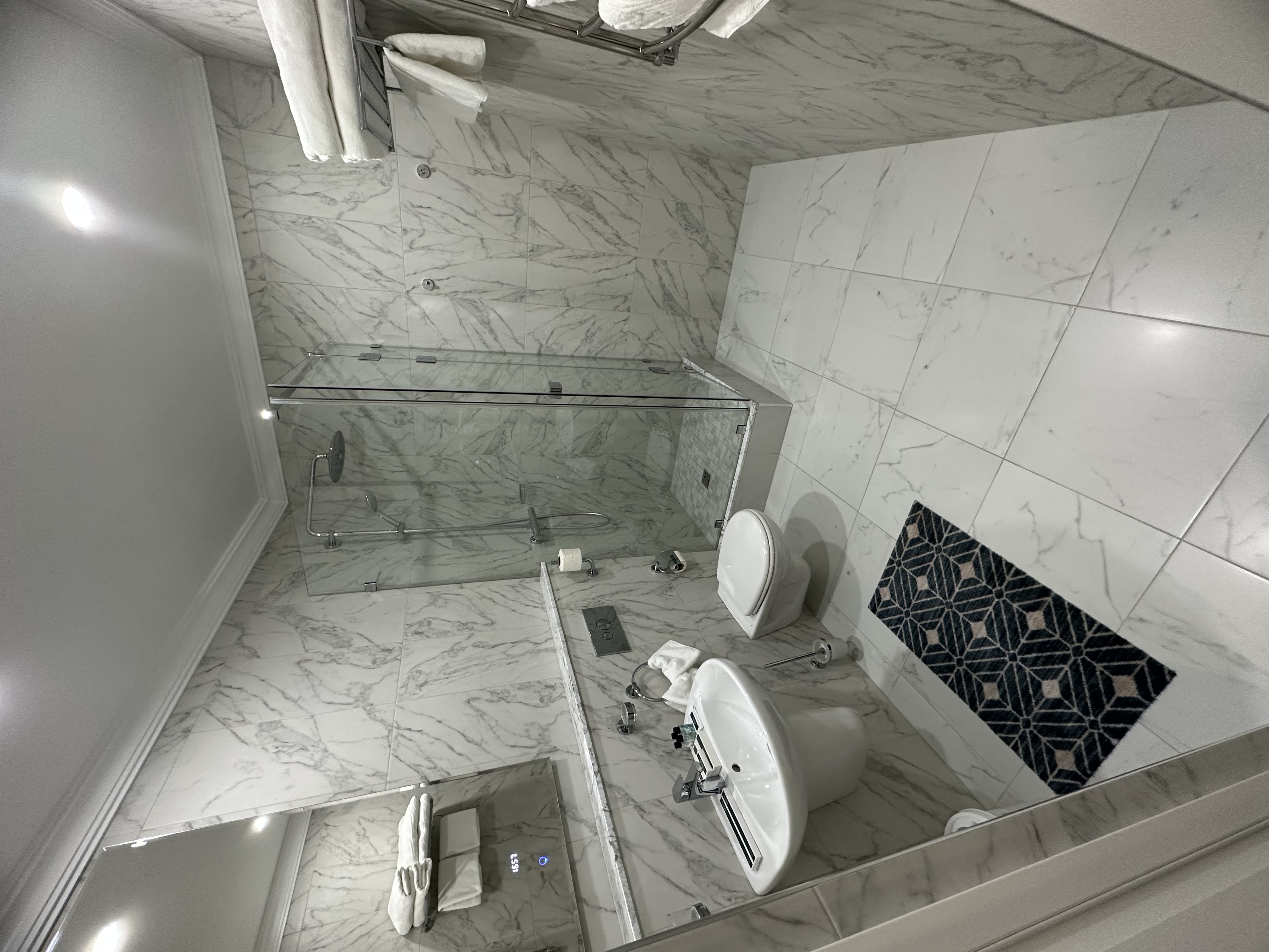 Фото Атмосфера