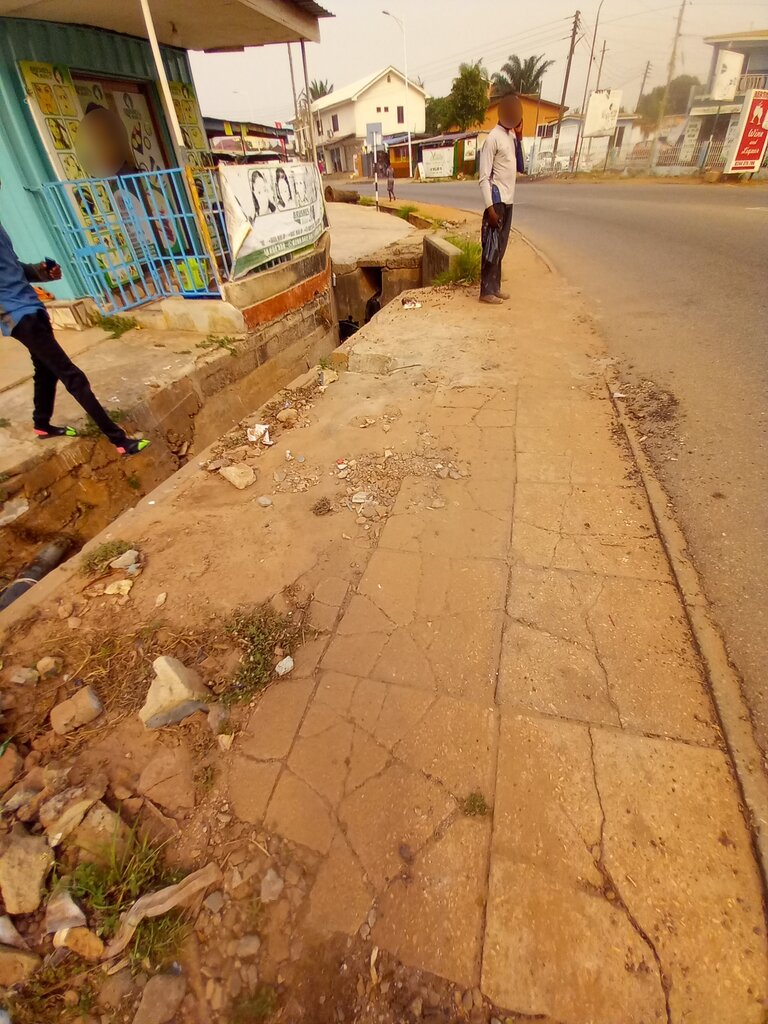Beauty salon Brushes, Accra, photo