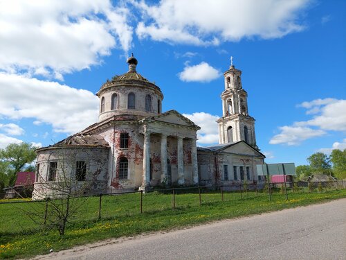 Orthodox church Tserkov Bogoyavleniya Gospodnya V Tolmachakh, Tver Oblast, photo