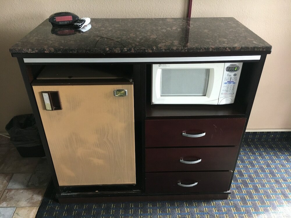 Фото Del Amo Inn