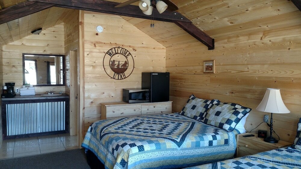 Фото Bryce Valley Lodging