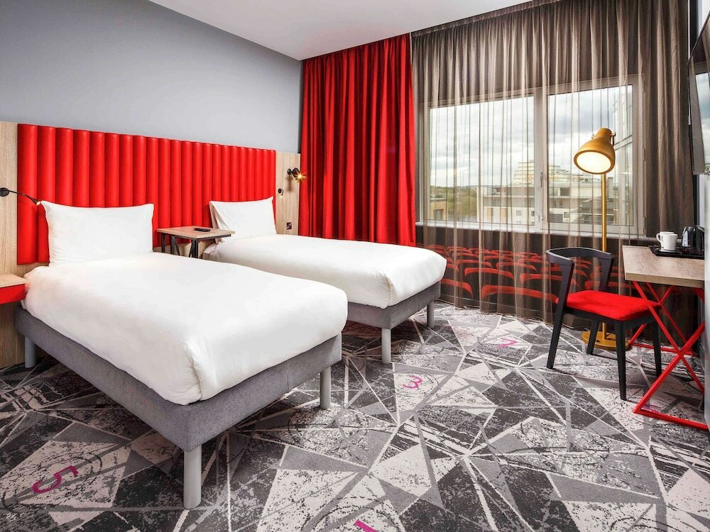 Фото Ibis Styles London Ealing