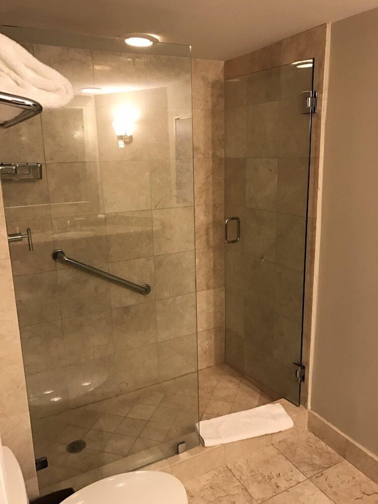 Фото Gallery One Private Condos