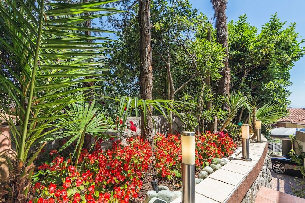 Фото Villa Roses Apartments & Wellness