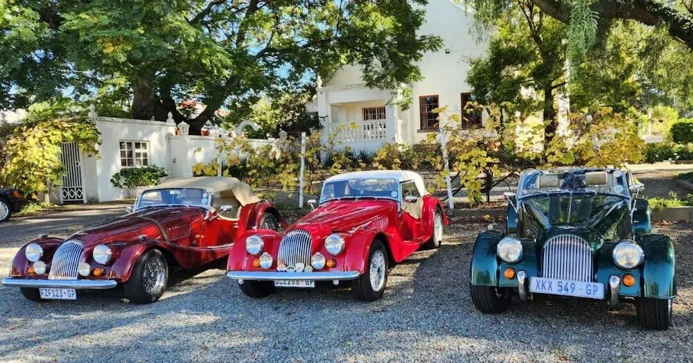 Фото Oak View Manor