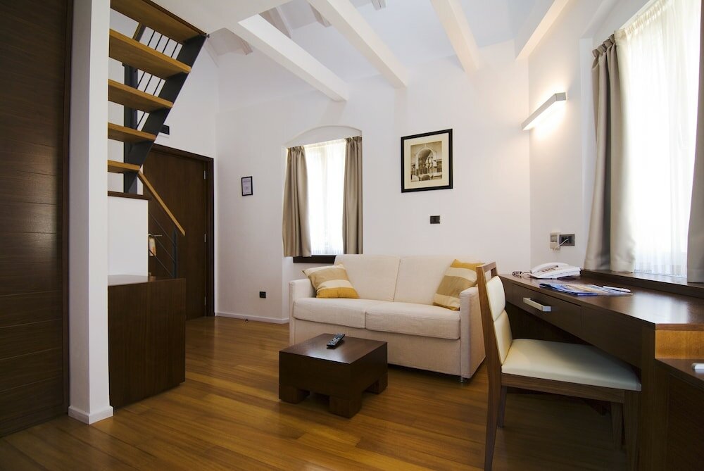 Фото Hotel Vestibul Palace