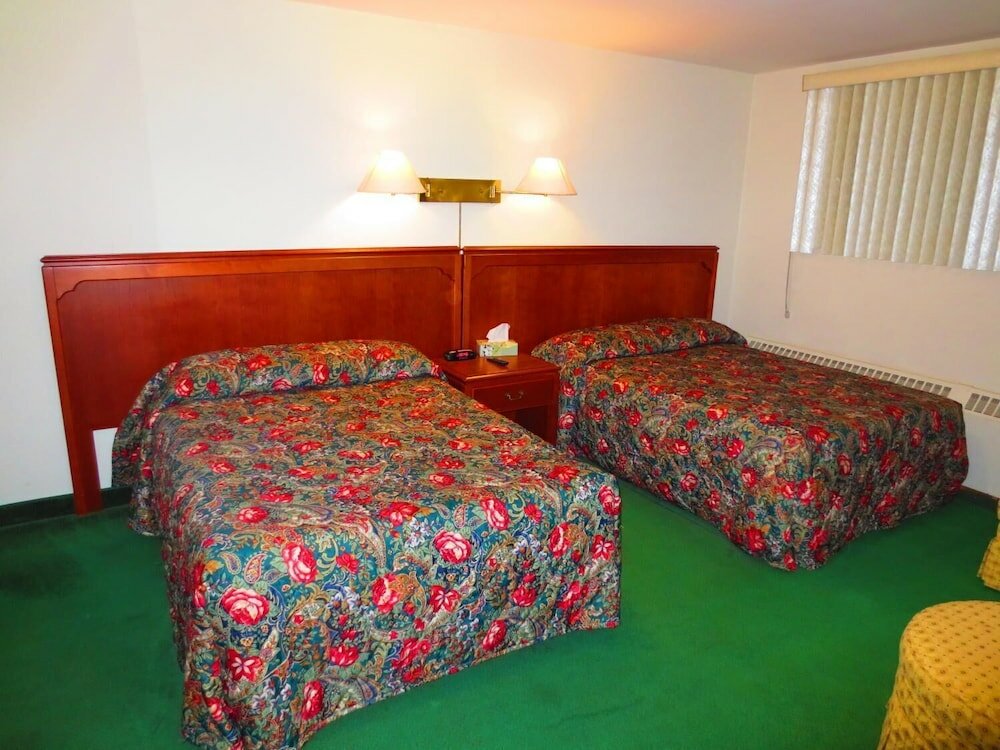 Фото Canadiana Motel