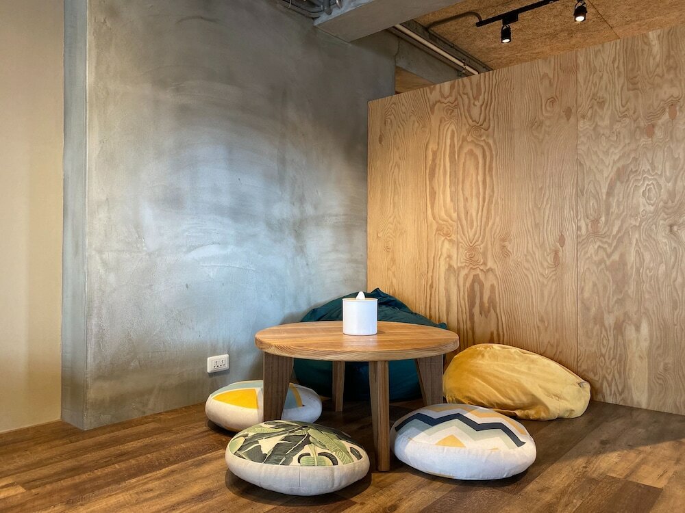 Фото We Come Hostel