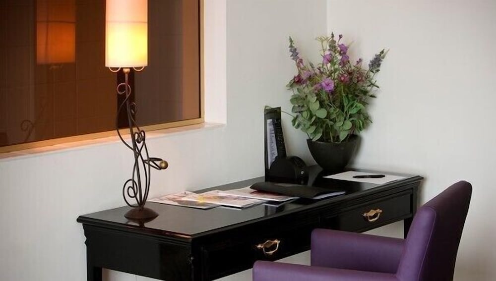 Фото Van der Valk Hotel Nazareth - Gent