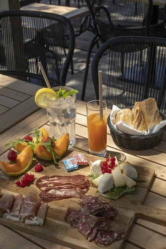 Гостиница Mas de la Fouque Hôtel & SPA в Ниме