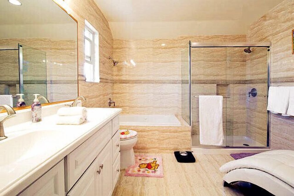 Фото Romantic and Luxury Disney Villa