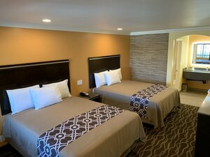 Гостиница Industry Inn & Suites
