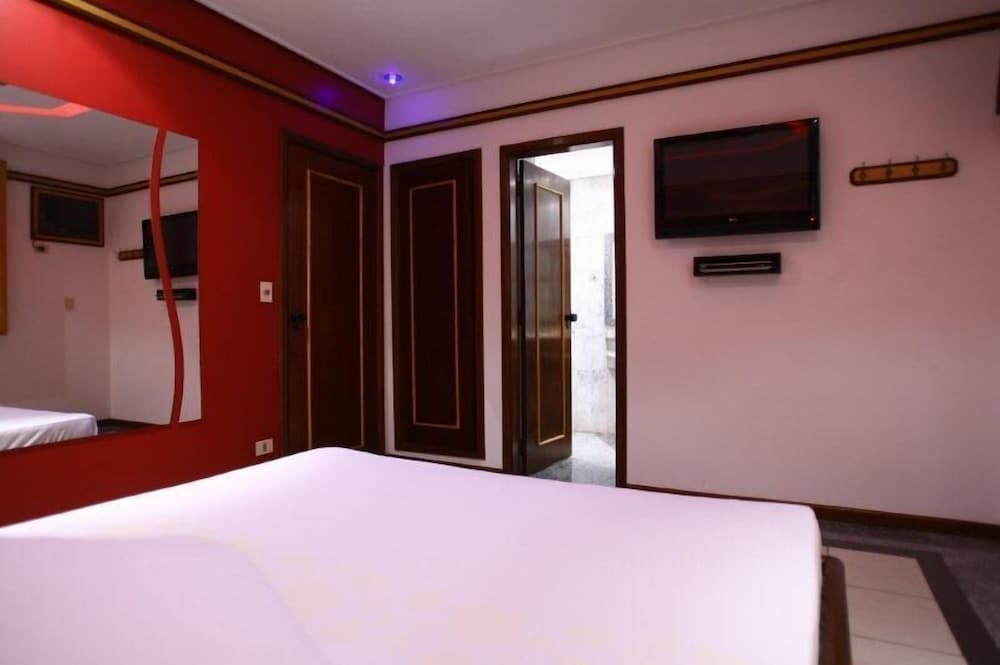 Фото Rivieras Motel - Adults Only