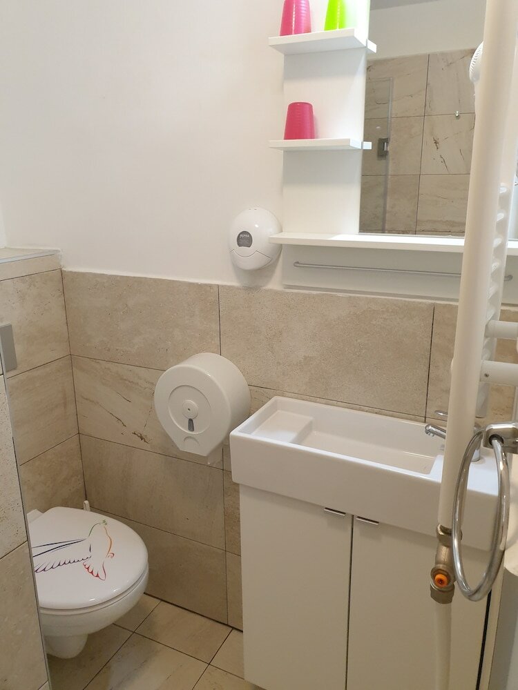 Фото Amber Gardenview Studios