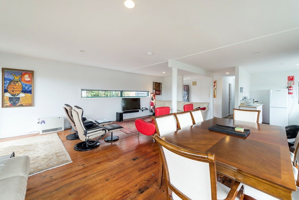 Фото Lakeside City Apartments