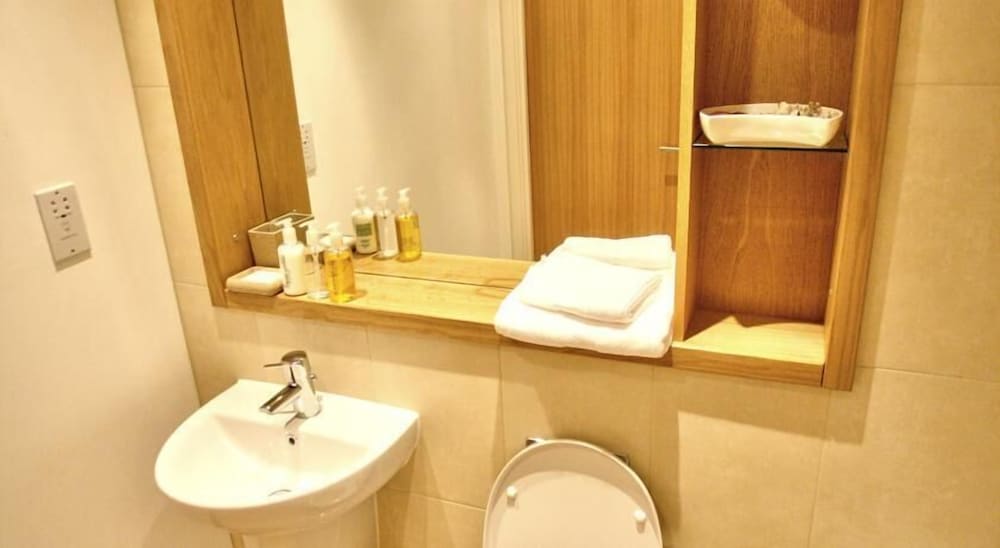 Фото Gateway Apartments