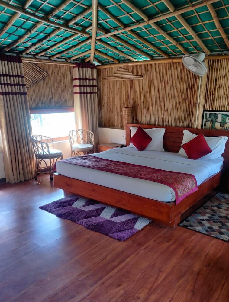 Фото Misty Oaks Resorts